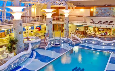 Golden Princess pool